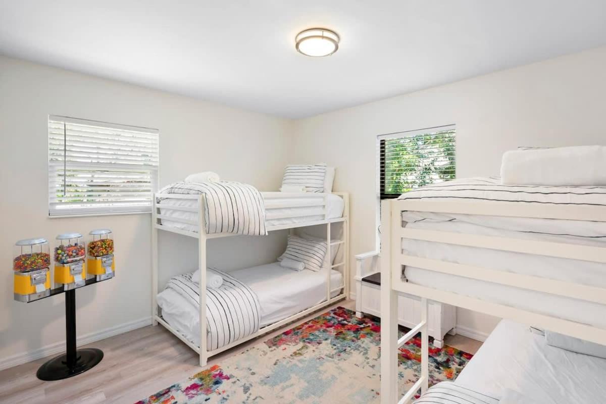 The St Augusdream Renovated Beach House Sleeps 8 Walk To Beach St. Augustine Dış mekan fotoğraf